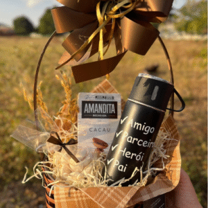 Com 15 anos de experiência, a Pimenta e Rosa Flores e Presentes oferece buquês de flores frescas, cestas de café da manhã, ursos de pelúcia e chocolates especiais. Cada produto é cuidadosamente elaborado para garantir qualidade e elegância, tornando suas ocasiões ainda mais especiais. Descubra a nossa variedade e surpreenda quem você ama com presentes que encantam.